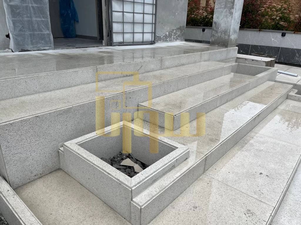 محوطه ساختمانی